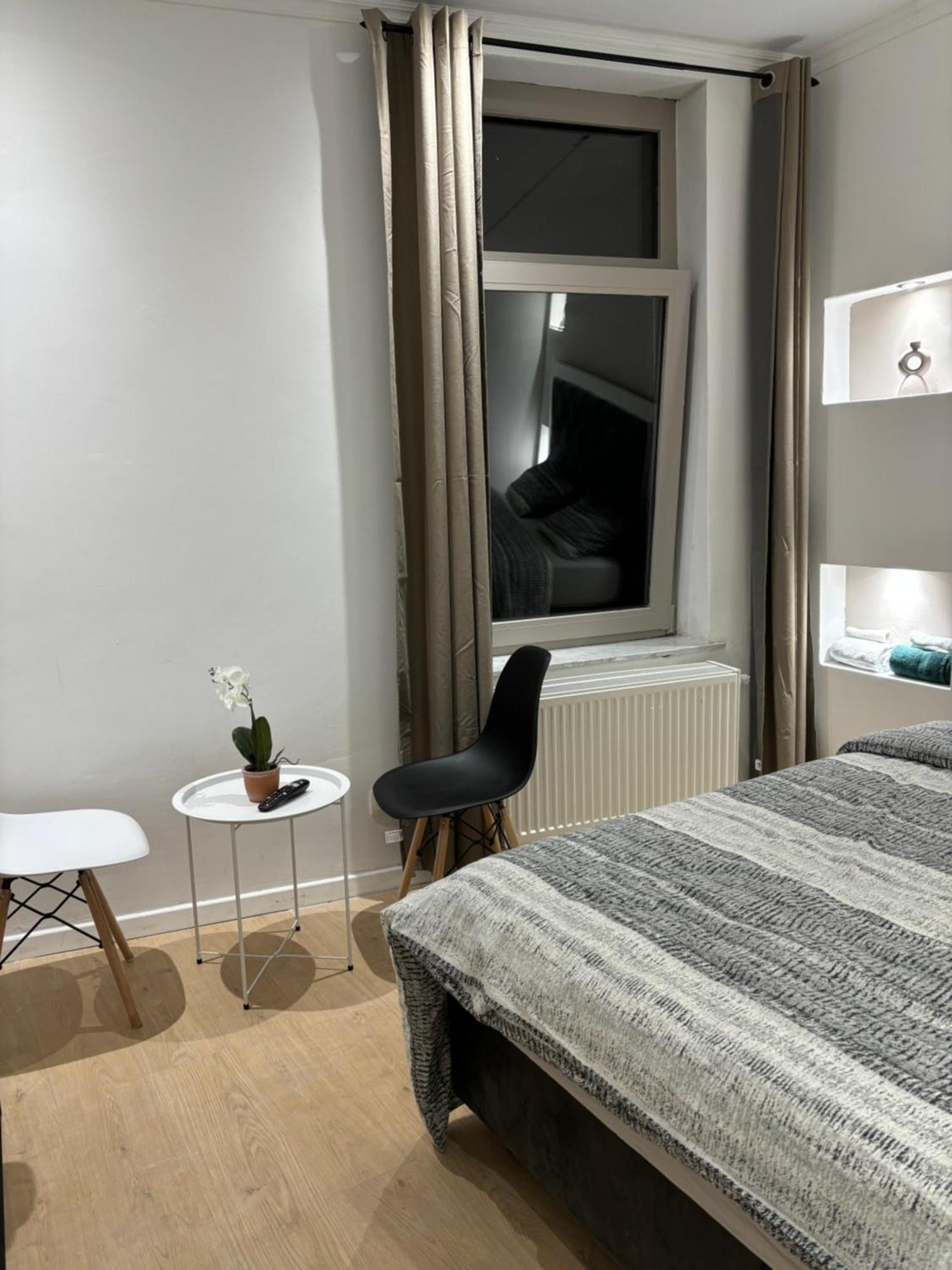 Ubuntu House - Charleroi Appartement Buitenkant foto